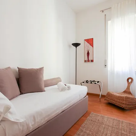 Hacca Collection - 3br Bocconi-navigli Apartment *